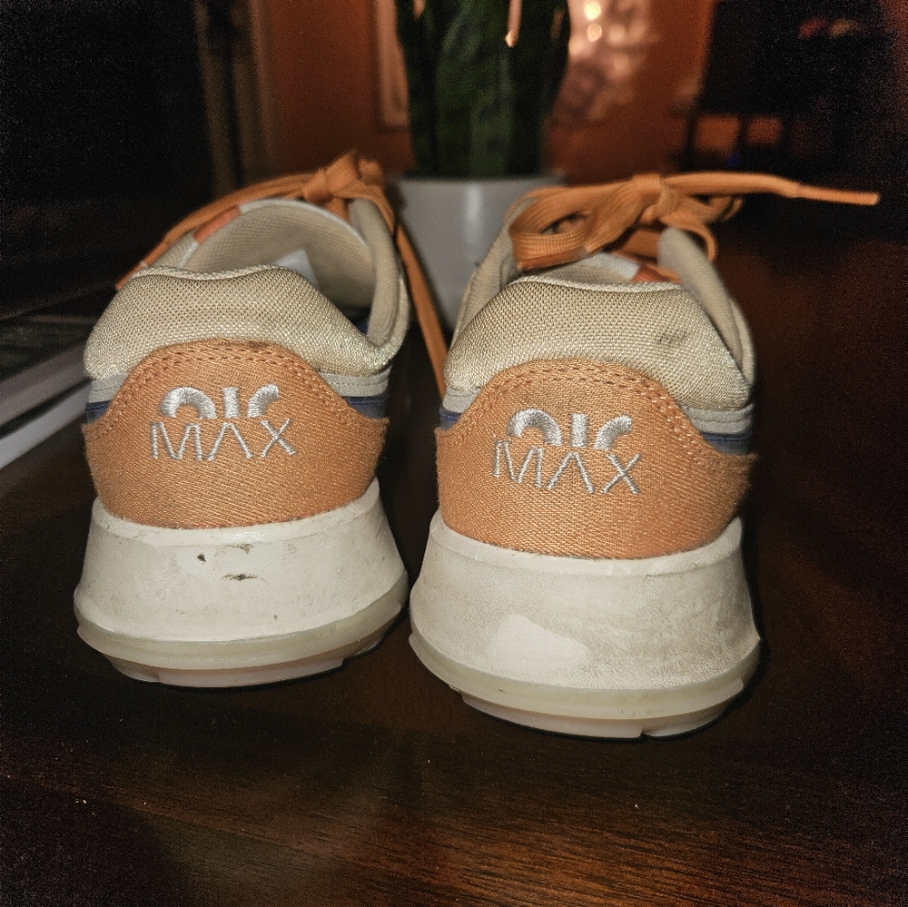 Sneakers - Picture 3 of 3